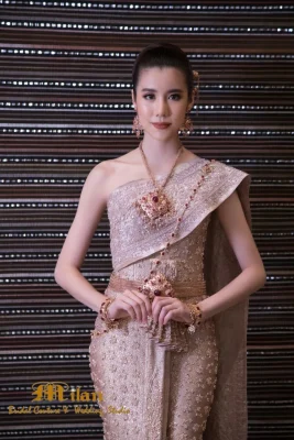 Thai Dress เอสเธอร์ สุปรีย์ลีลา