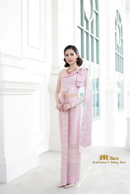 Thai Dress บิ๊นท์ สิรีธร