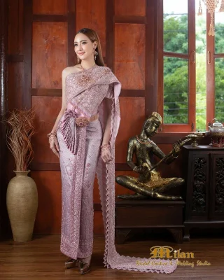 Thai Dress แคร์ ฉัตรฑริกา