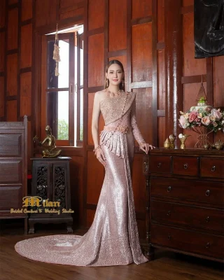 Thai Dress แคร์ ฉัตรฑริกา