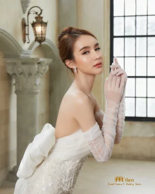 Sophisticated Bride by Yoshi