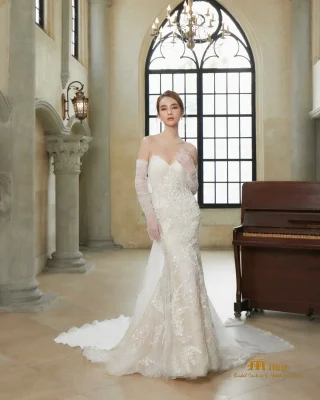 Sophisticated Bride by Yoshi