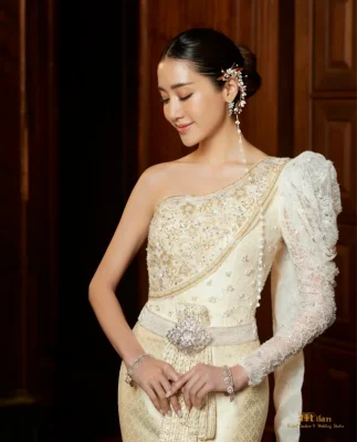 Thai wedding dress Pimmprapa