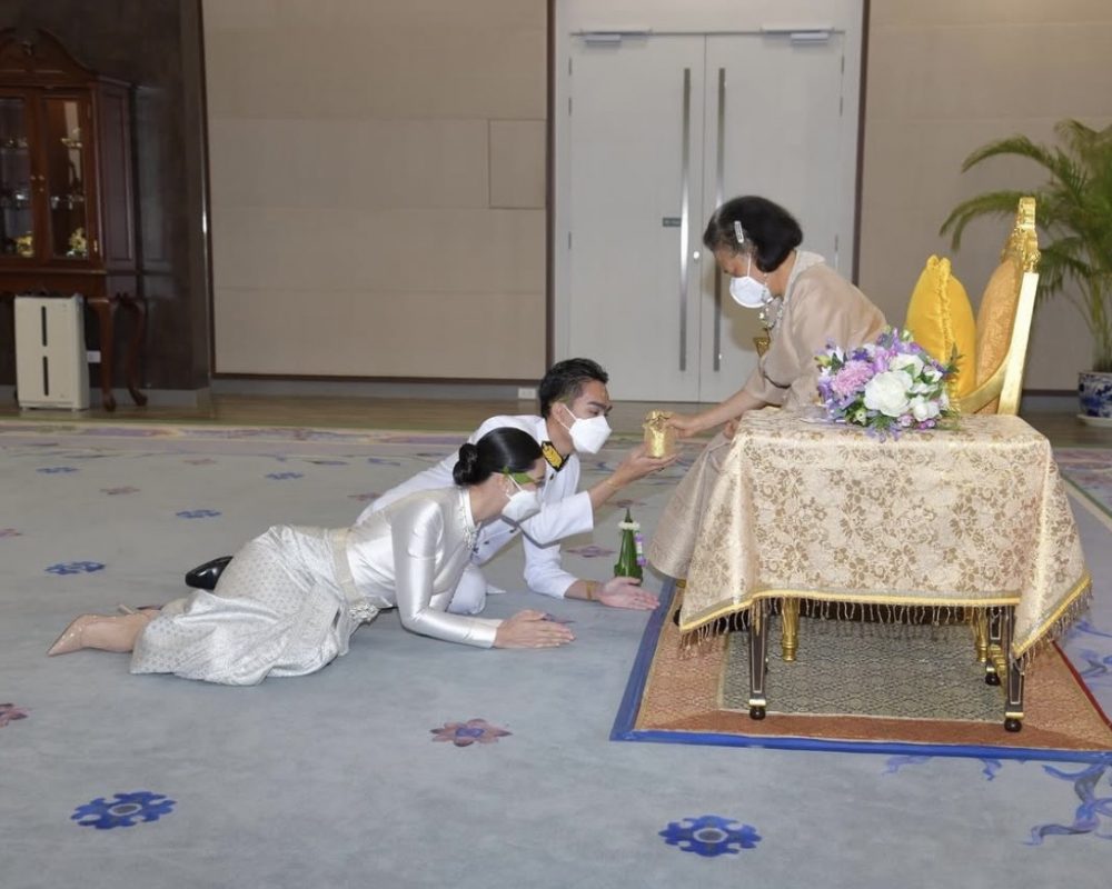 ชุดไทยบรมพิมาน กับ ชุดไทยศิวาลัย