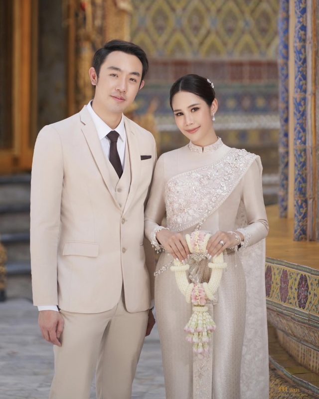 ชุดไทยบรมพิมาน กับ ชุดไทยศิวาลัย