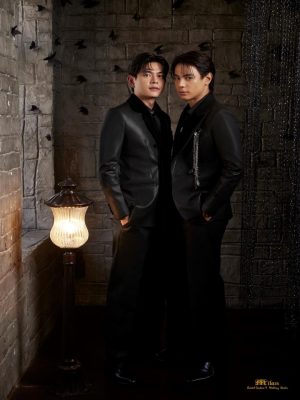 Lovers in Silhouettes by Bank Artit & Eiang Sittha