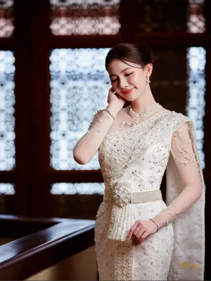 Modern Thai Mermaid Silhouette – Pure Ivory