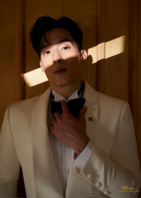 Ivory–Black Tuxedo — Timeless Elegance in Every Detail