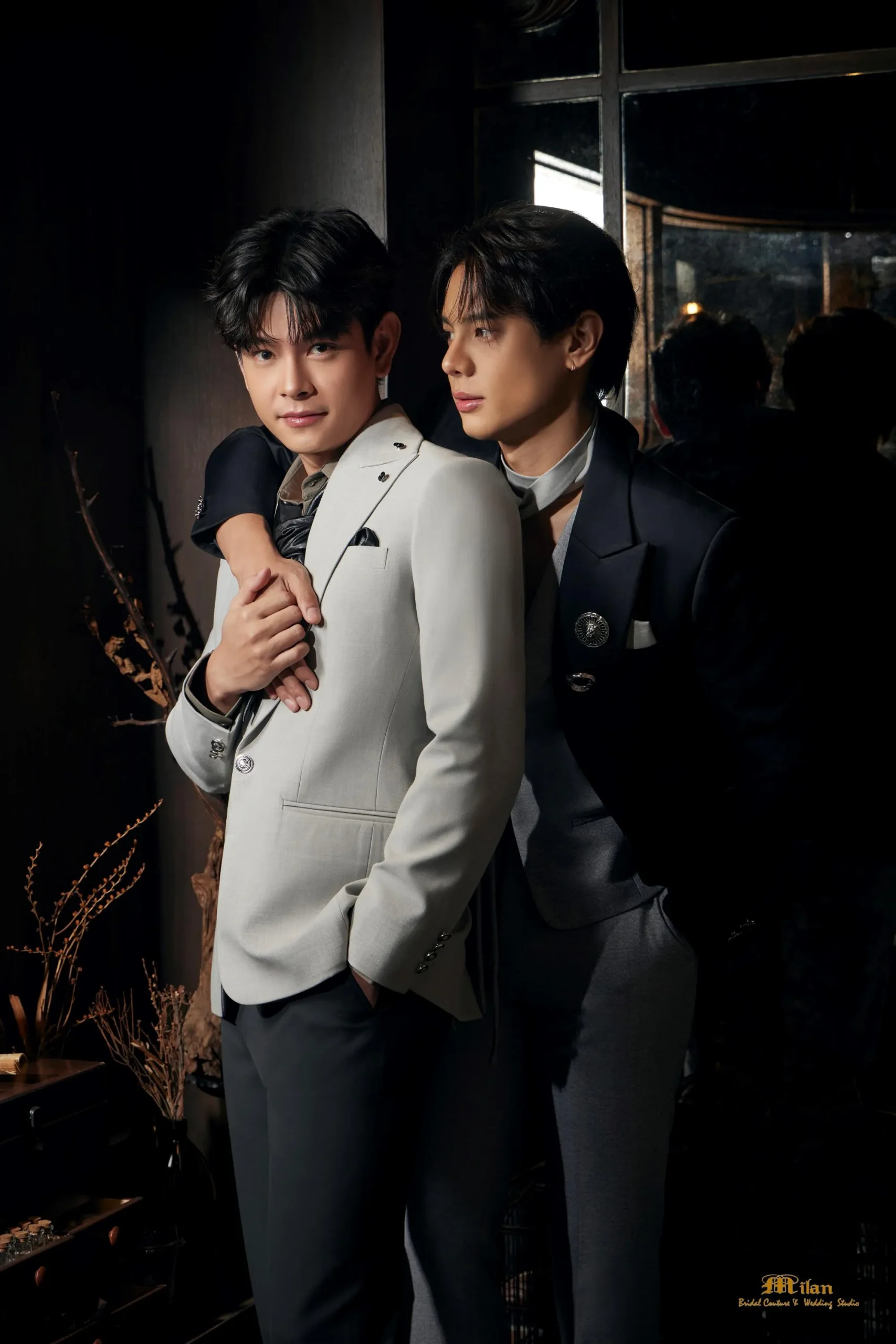 Lovers in Silhouettes by Bank Artit & Eiang Sittha