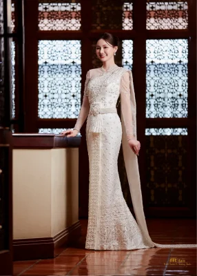 Modern Thai Mermaid Silhouette – Pure Ivory