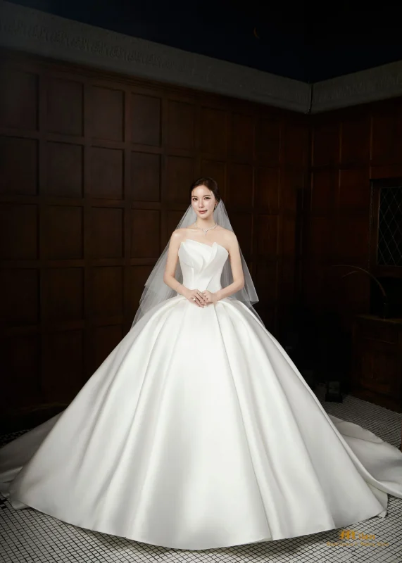 The Sweetest Bride by Mook Worranit